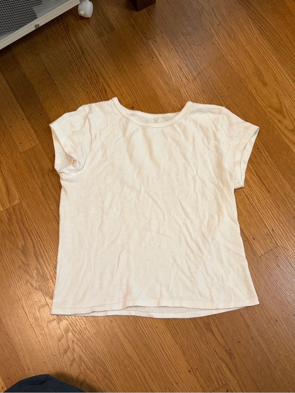white brandy melville baby tee